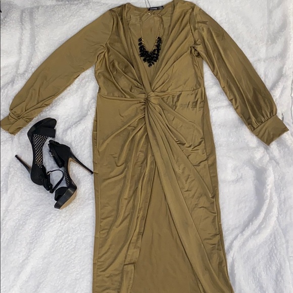 Boohoo Dresses & Skirts - Boohoo Midi Ladies Dress